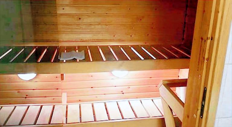 Apartment with sauna — photo 3