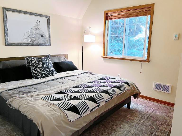 Beautiful apartment | Pets allowed in Kirkland, WA