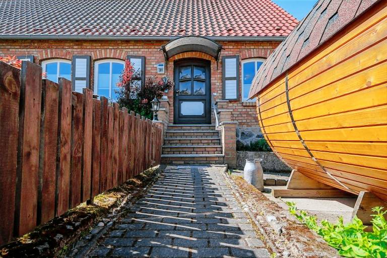 Family-friendly vacation home with terrace, grill & sauna | Garden view | Beach nearby | Dogs allowed — photo 2