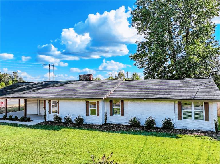 Vacation home with barbecue & yard | City view — photo 3