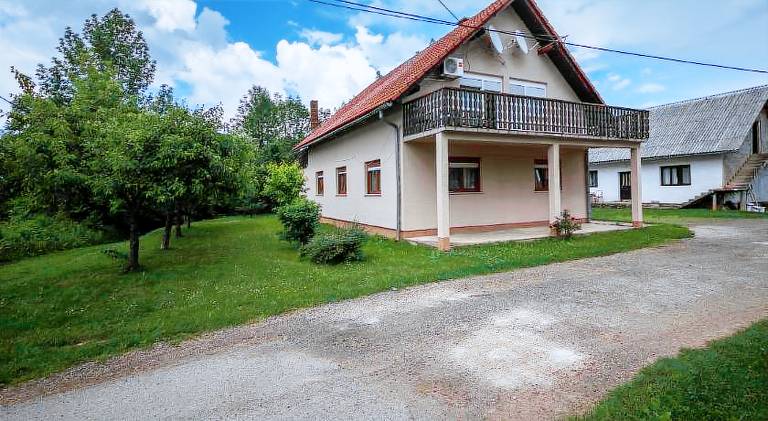 Holiday apartment with 2 rooms for 6 persons in Plitvicka Jezera