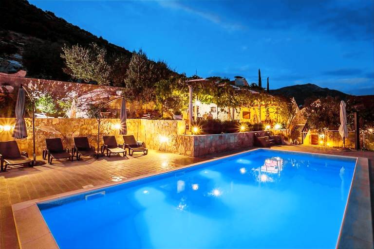 Villa with private pool & barbecue — photo 3