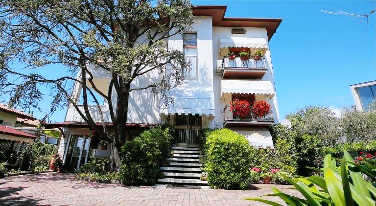 Rental apartment with patio & garden | Pets are welcome in Affi