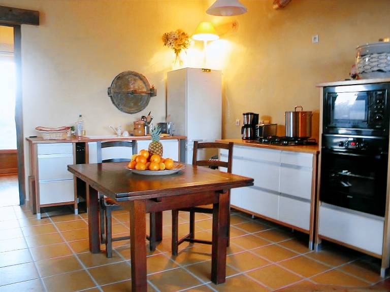 House with barbecue, patio & yard — photo 4