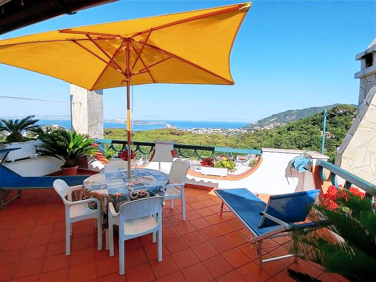 Wohnung mit großer Terrasse und Meerblick — photo 5