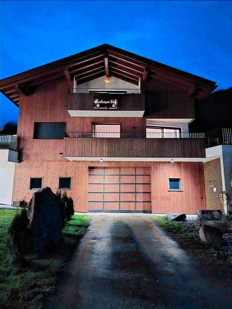 Apartment 'Ladinser Hof Western Suite' with Mountain View & Balcony — photo 5