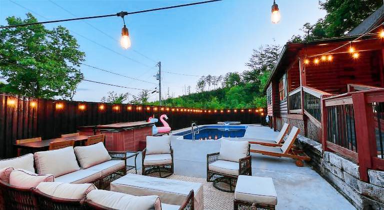 Vacation home with pool & hot tub — photo 5