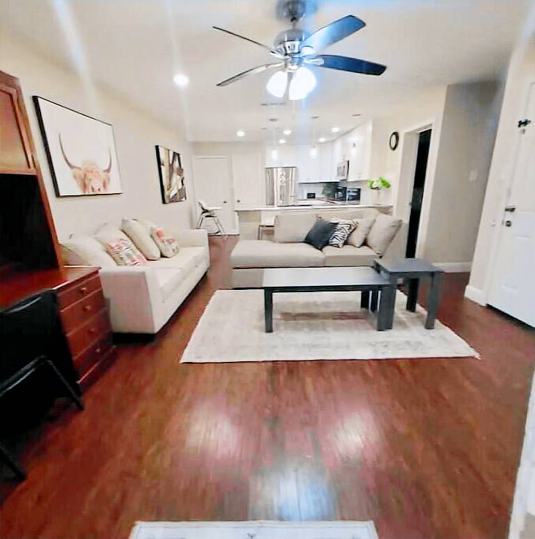House  Mesquite Commons