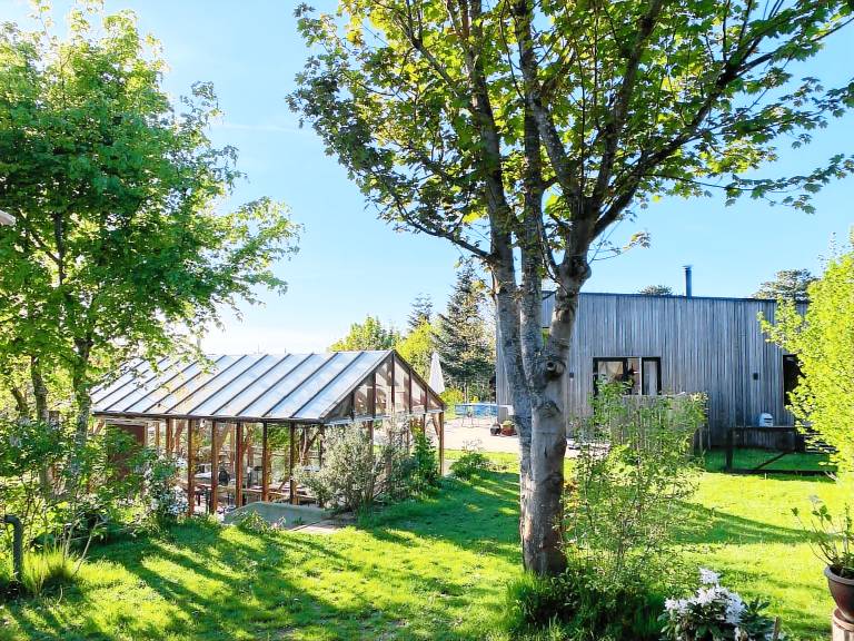 Family-friendly vacation home with yard, patio & grill | Pet-friendly — photo 2