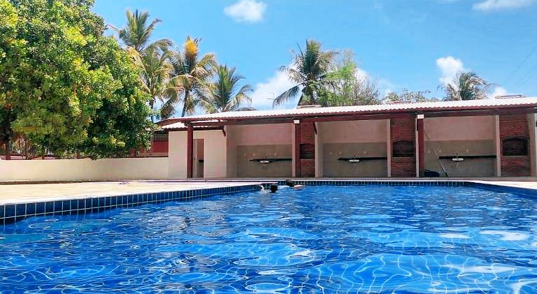 Apartment with pool — photo 3