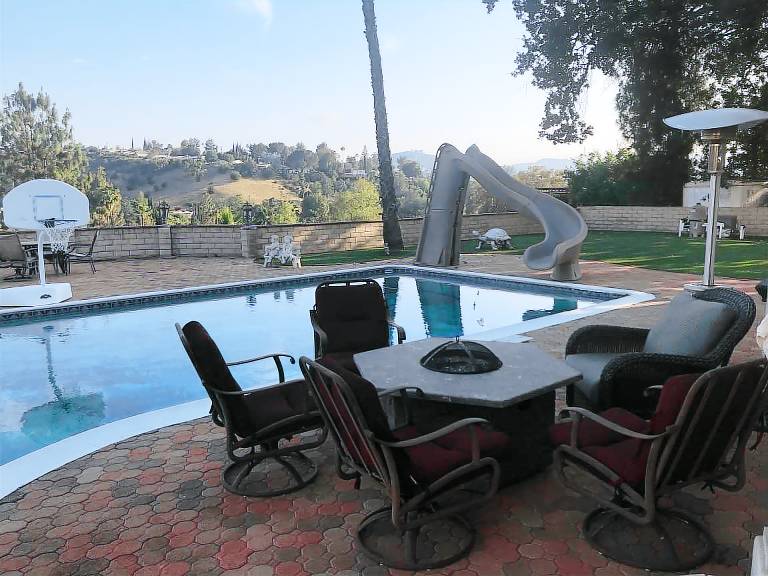 Pension Woodland Hills