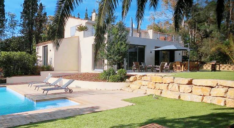 Villa with grill, patio & private pool — photo 3