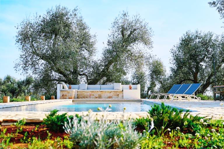 Vacation home with private pool, garden & hot tub in Ostuni