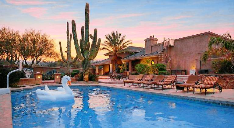 House with pool in Scottsdale, AZ