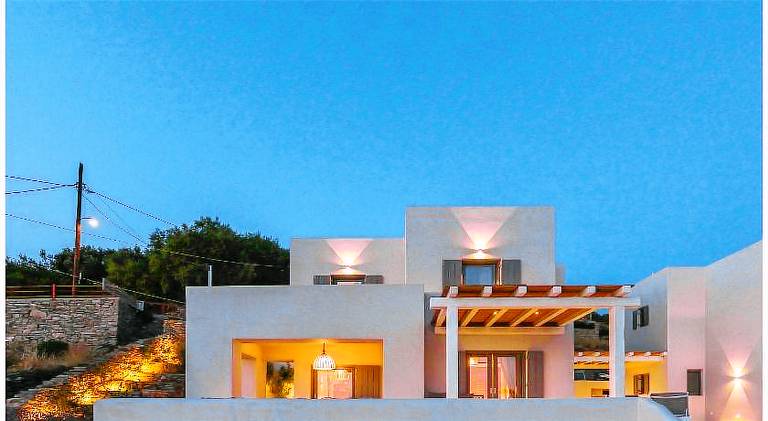 Villa with pool, patio & garden — photo 5