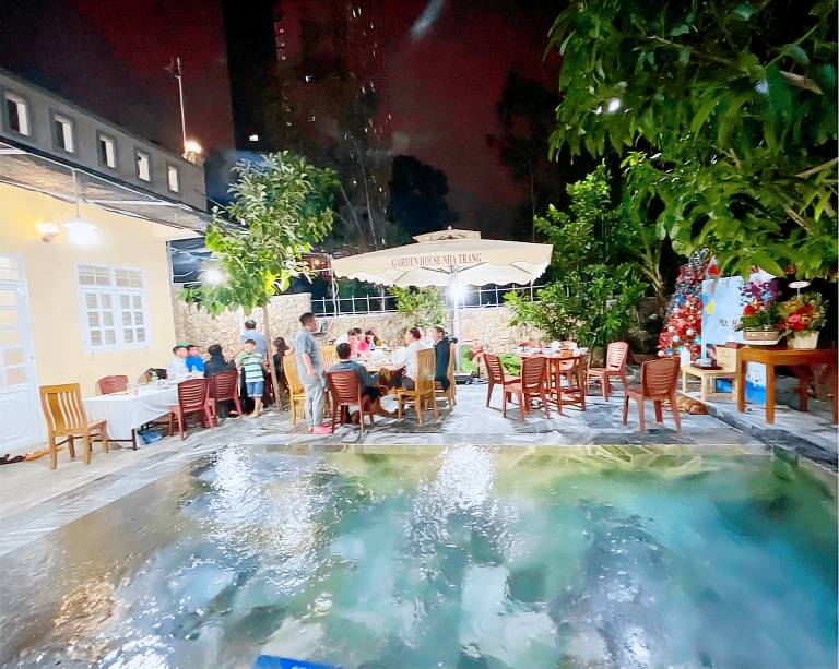 Villa with yard, pool & barbeque | Water view | Good for workation — photo 4