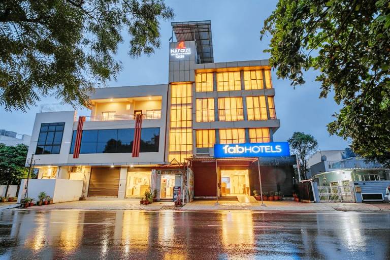 FabHotel Saket Inn