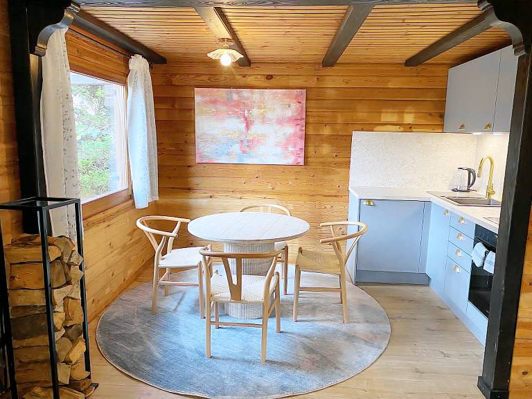 Chalet with BBQ, patio & garden | Nature view — photo 4