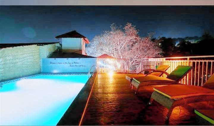 Vacation home with yard, pool & terrace — photo 4