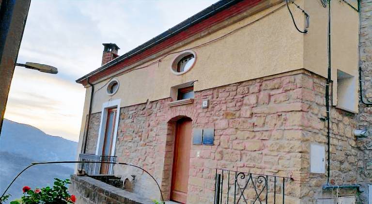 Rental apartment with 2 rooms for 4 persons in Potenza