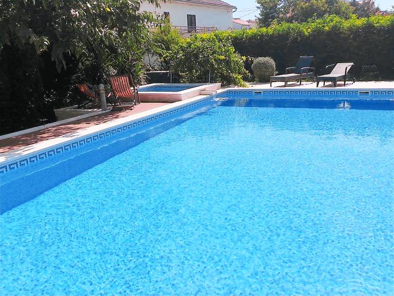 Apartment Seget Donji