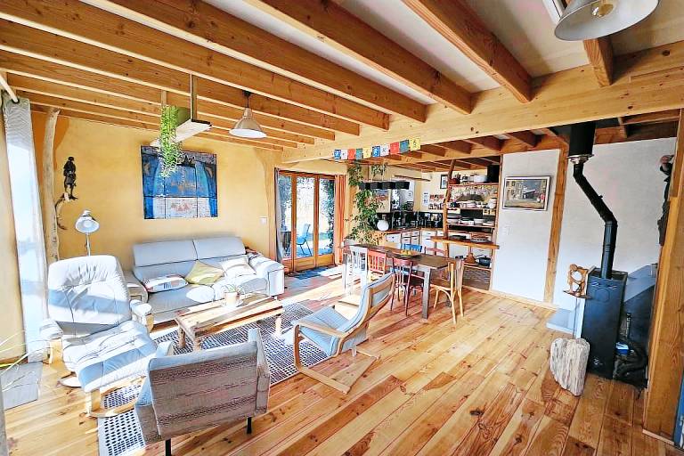 Charming house in Sarzeau with flower garden in Vannes