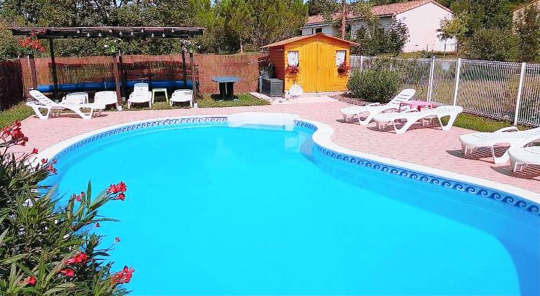 Vacation home with pool in Castres