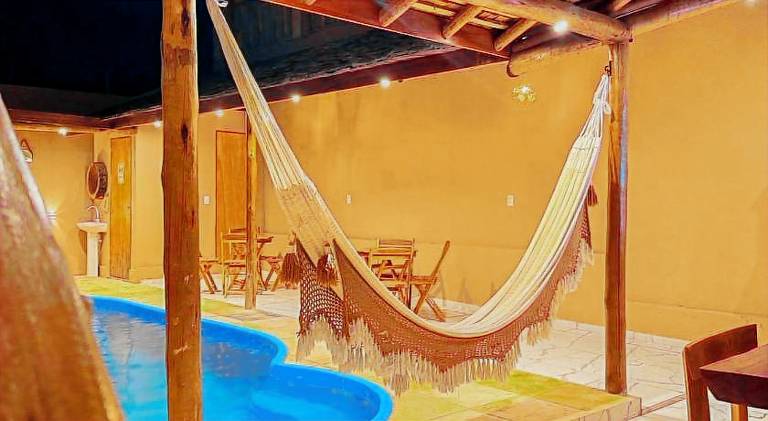 Vacation home with pool — photo 3