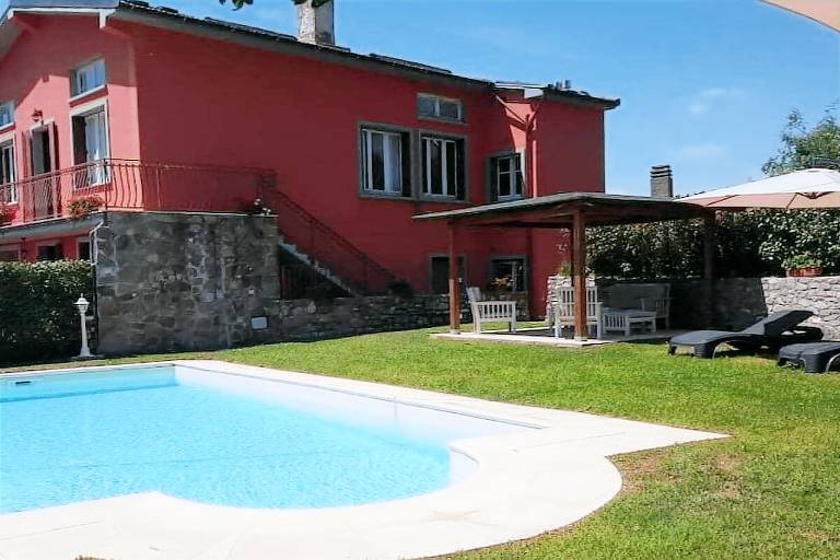 Fully equipped nice house with grill, yard & pool | Pets allowed — photo 2