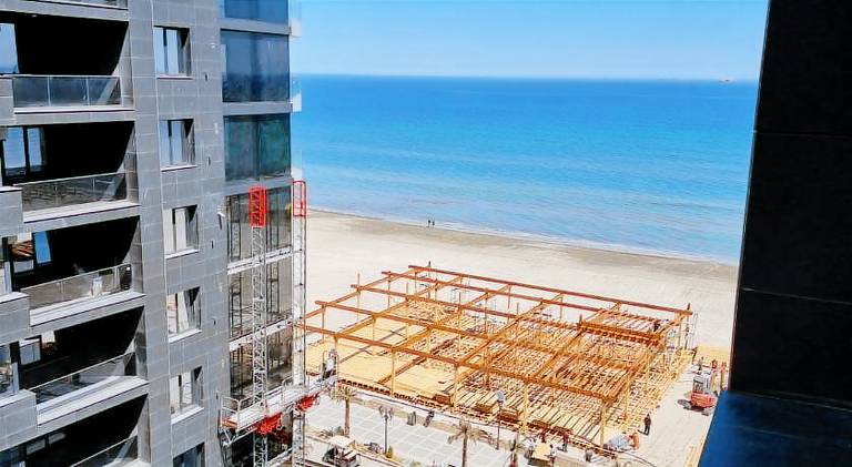 Holiday apartment with pool in Constanta