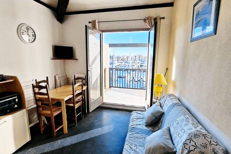 Rental apartment with terrace — photo 3