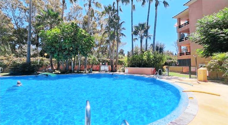 Holiday apartment with pool — photo 3