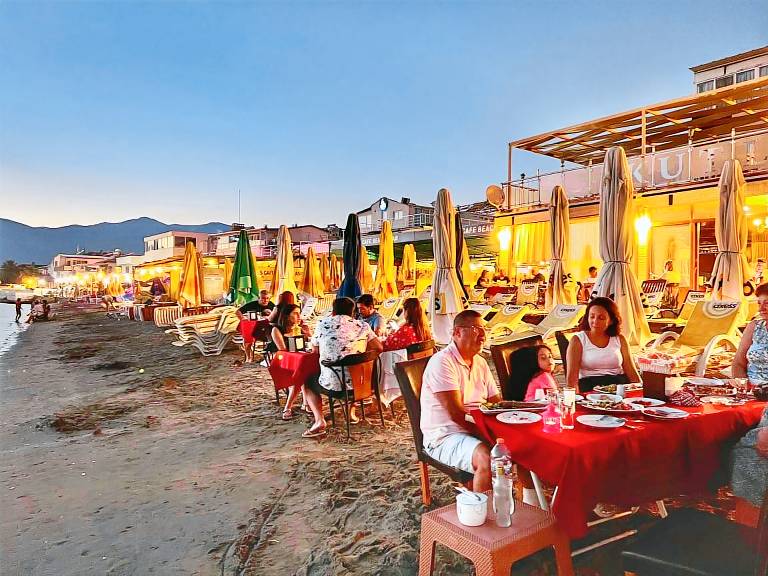 KUTLUGÜN SAHİL OTEL in Edremit