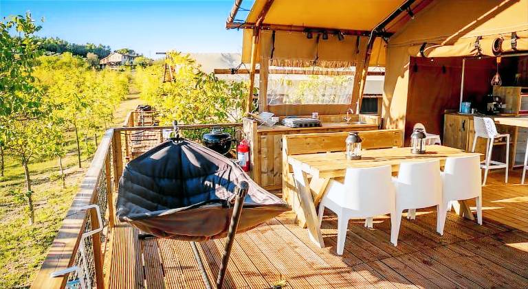 Tent with yard, pool & BBQ in Gualdo Cattaneo