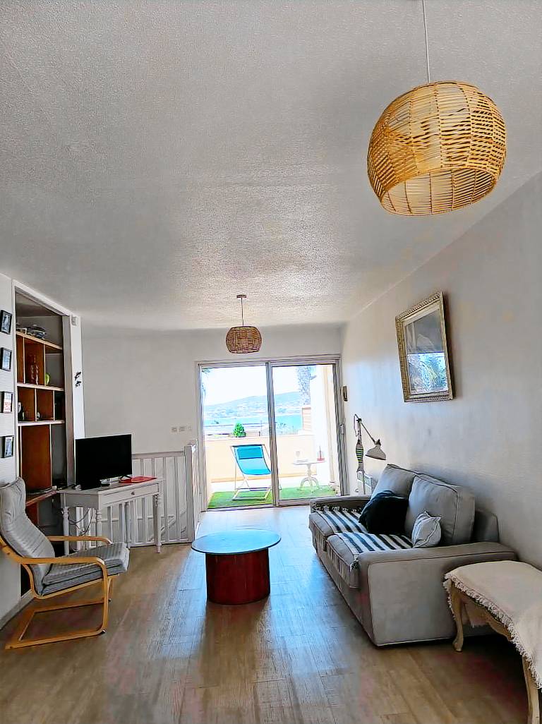 Rental apartment with garden, barbecue & patio — photo 4