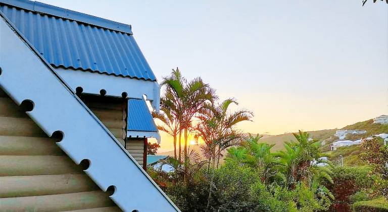 Brenton Cottage at 90 - No sea view, pet-friendly, self-catering 2 sleeper in Knysna