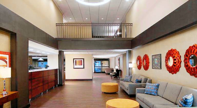 Hampton Inn Charleston-Southridge — photo 3