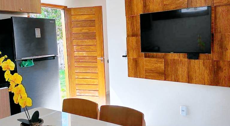 Vacation home with pool — photo 2