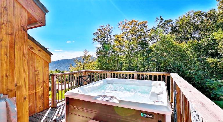 Trailside Village 8 - Slopeside 3BR with Hot Tub, Sauna, BBQ, Ski In Ski Out — photo 5