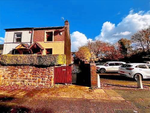 Holiday apartment with patio in Stoke-on-Trent