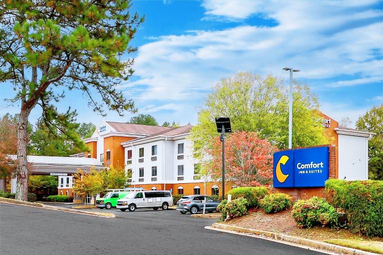 Comfort Inn & Suites Buford near Mall of Georgia in Buford, GA