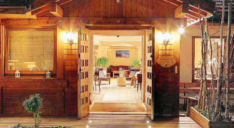 Family-friendly pleasant bungalow with yard, barbecue & patio | Dogs allowed — photo 3