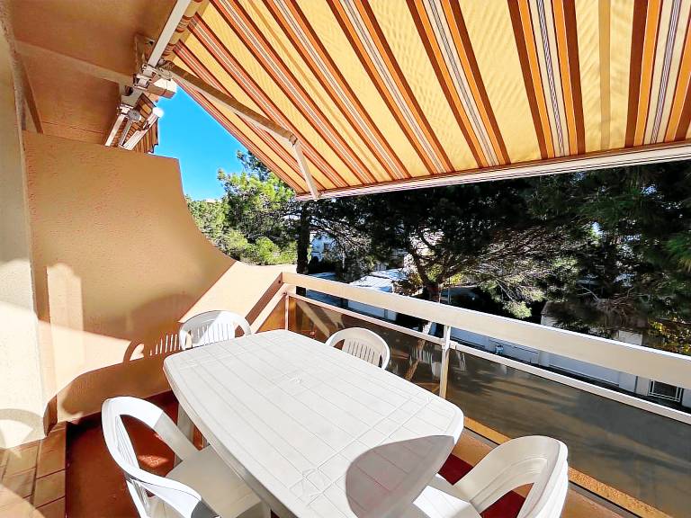 Holiday apartment with 2 rooms for 6 persons — photo 2