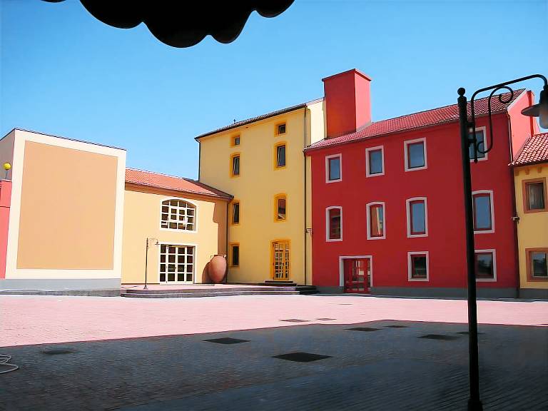 Vacation home with terrace & yard in Vercelli