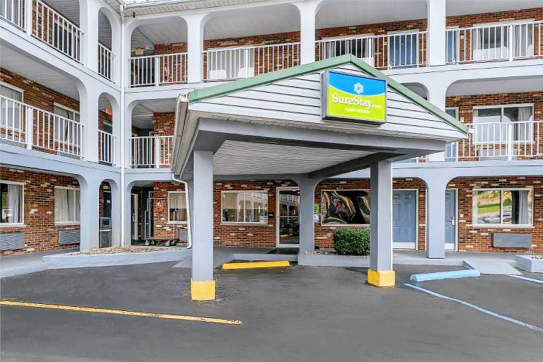 SureStay by Best Western Summersville — photo 5