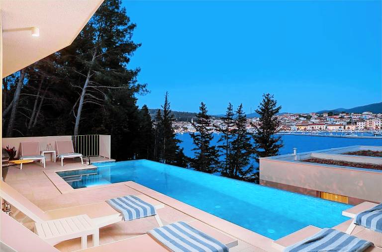 Villa with private pool, barbeque & fast internet | Water view in Dubrovnik