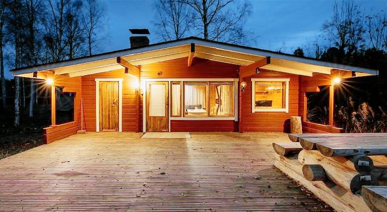 Chalet with sauna & pool in Inari