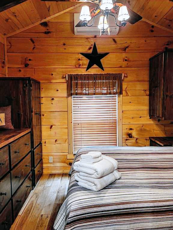 Cabin  Valleytown