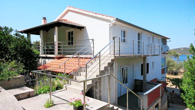 Apartma  Mali Iž