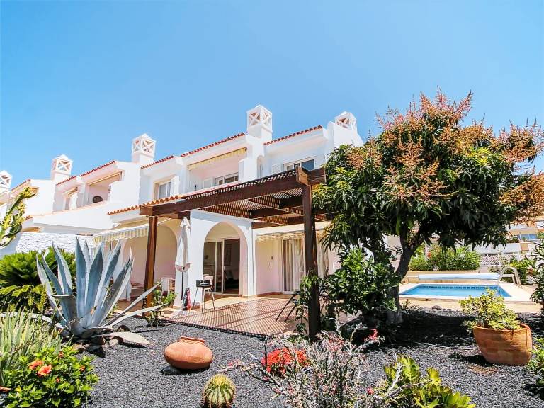 Villa with terrace, grill & private pool | Sea view — photo 2